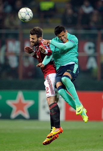  Alexis Sanchez - AC Milan (2) v FC Barcelona (3) - UEFA Chamions League