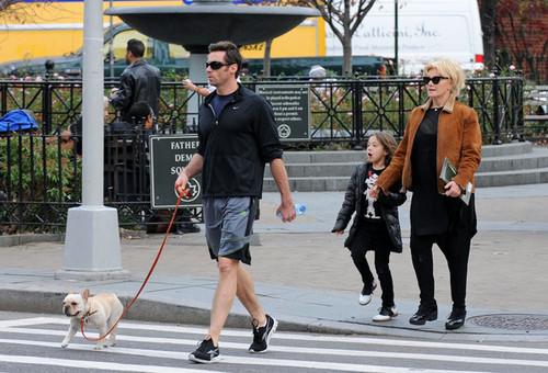  Hugh Jackman and Wife Walk Ava to School