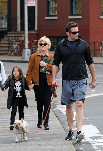  Hugh Jackman and Wife Walk Ava to School