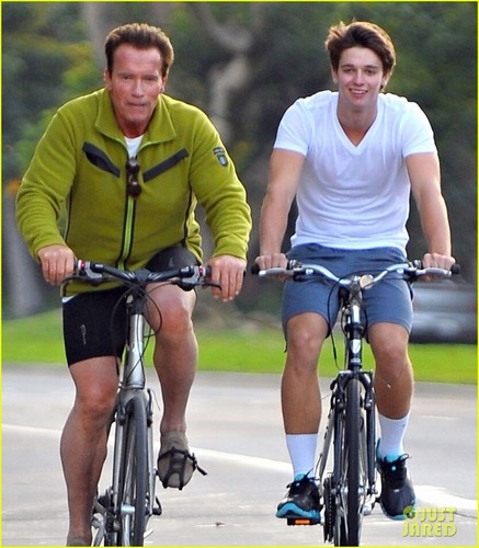  Patrick & Arnold Schwarzenegger: Sunday Bike Riders!