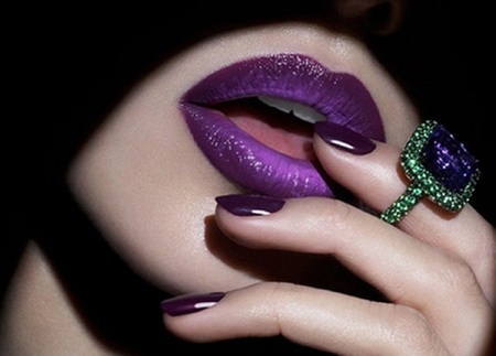  Purple lips