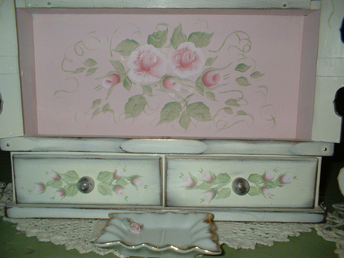  Roses on my dream cupboard