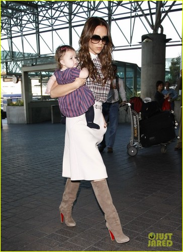  Victoria Beckham Leaves LAX with Harper!