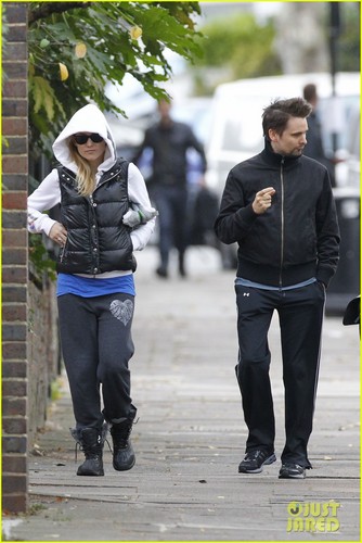  Kate Hudson & Matt Bellamy Work It Out in Лондон