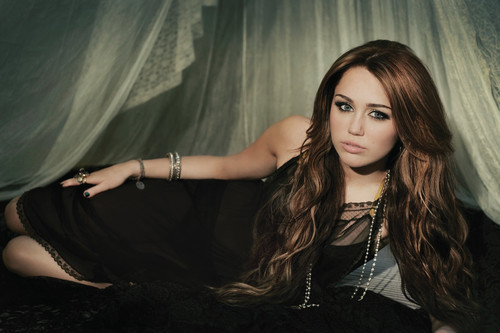  Miley Cyrus-Can't Be Tamed bức ảnh Shoot