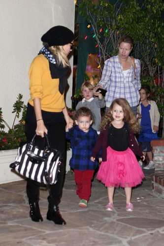  November 28 - Nicole having cena with her children & some friends at Cafe Med