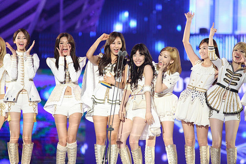  SNSD - Best Artist Of The বছর (2011 MAMA)