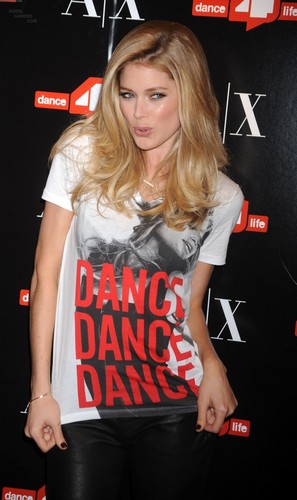  Unveils The A|X Armani Exchange Dance4life T-Shirt In Honor Of World AIDS jour