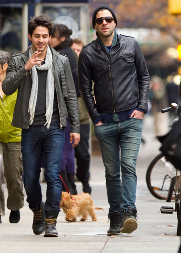  Zachary Quinto Spotted With New Mystery Man