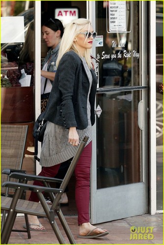  Gwen Stefani: No Doubt Has A 'Thumping' Studio Sesh