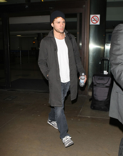  Ryan Phillippe Unload His Bachelor Pad This Time?