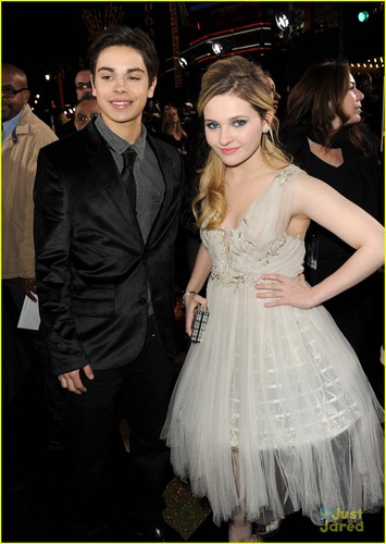  Jake T. Austin: Abigail Breslin is a 'Really Cool Person'