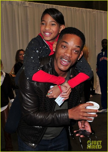  Will & Willow Smith: Holiday in the Hangar!