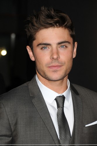  Zac Efron - New Years Eve Primiere (HQ)
