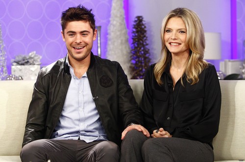  Zac Efron and MICHELLE PFEIFFER - New Years Eve Today Показать (HQ)