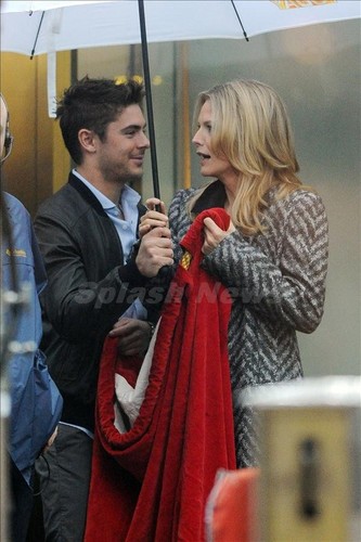  Zac Efron and Michelle Pfeiffer Today 显示