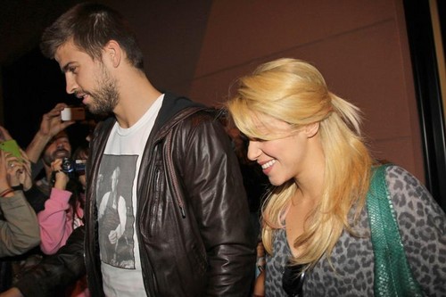  shakira and piqué car big picture