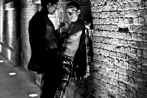  Emmanuel 線, レイ & Philippe Ashfield at a late night fashion shoot