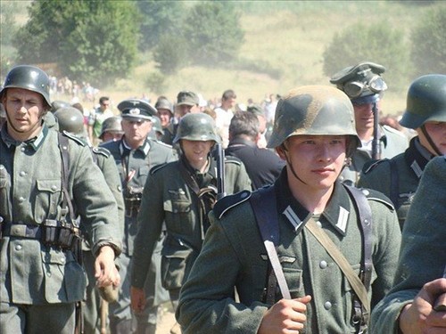  Germany marching through Poland 1939 (in colour)