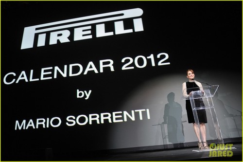 Julianne Moore: Pirelli Calendar Global Launch!