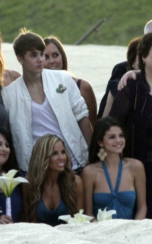  Justin and Selena at a wedding in Mexico.