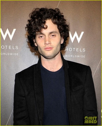  Penn Badgley & Chace Crawford: 'Rocked' Exhibition!