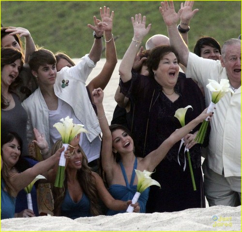 Selena Gomez & Justin Bieber: Wedding Party Pair