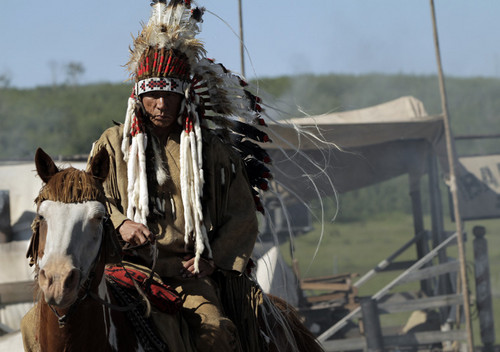  Chief Many Horses (Wes Studi) in Episode 6