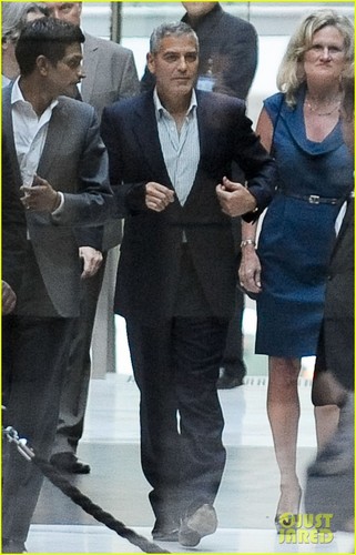  George Clooney: Sydney Departure!