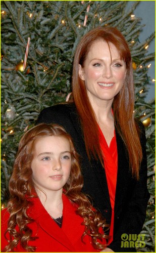 Julianne Moore: 'Freckleface Strawberry the Musical'!