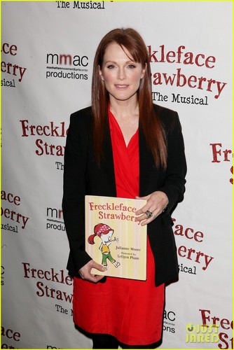 Julianne Moore: 'Freckleface 草莓 the Musical'!