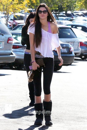  Kendall & Kylie spotted out shopping in Beverly Hills, Dec 10