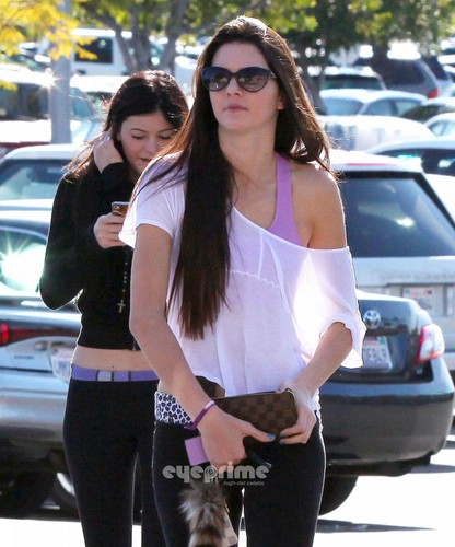  Kendall & Kylie spotted out shopping in Beverly Hills, Dec 10