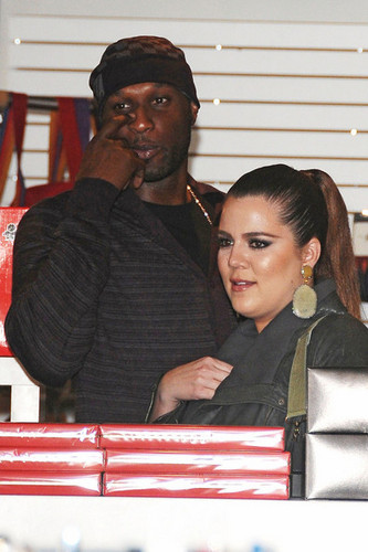  Khloe Kardashian and Lamar Odom at Kitson with Rob Kardashian