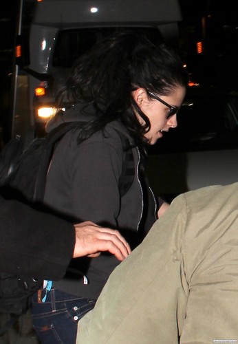  Kristen Stewart leaving LAX airport in Los Angeles - December 13, 2011.