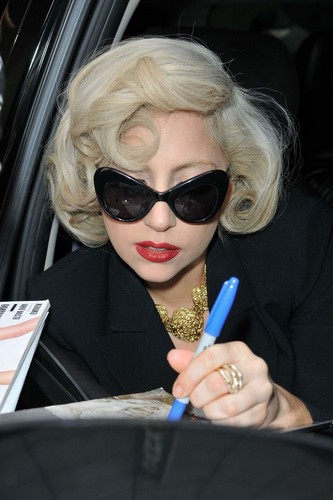  Lady Gaga leaving her hotel in NYC