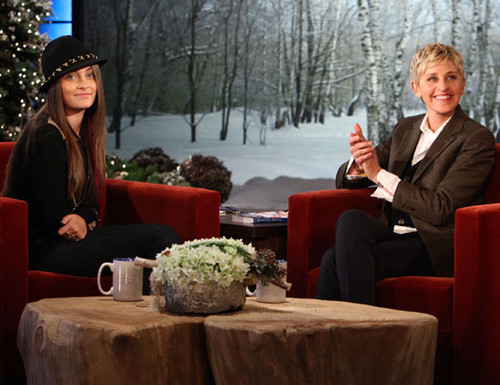  Paris Jackson On The Ellen tampil 13th December 2011