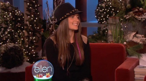  Paris Jackson's Interview With Ellen on Ellen 显示 December 13th 2011 (HQ Without Tag)