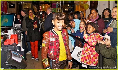  Willow Smith: 'Fireball' Video Release Party!