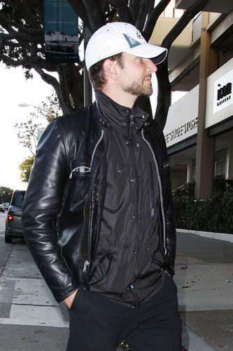  Bradley Cooper leaves Madeo restaurant in Los Angeles after having lunch