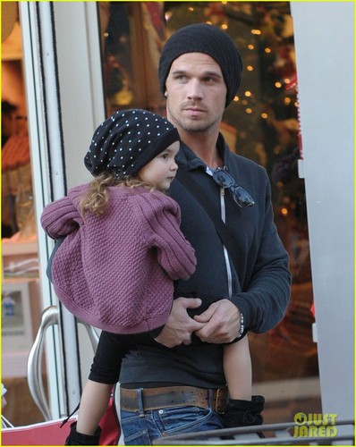  Cam Gigandet: Pottery 納屋 Kids With Everleigh!