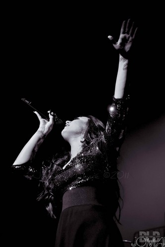 Demi Lovato کنسرٹ in Puerto Rico (December 16, 2011)