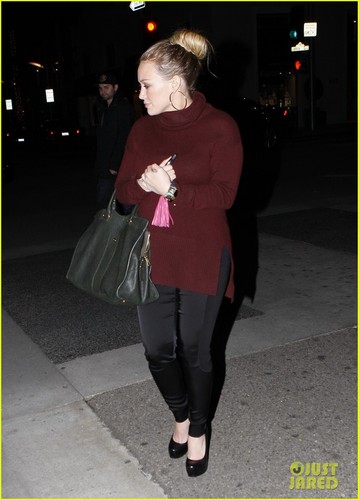  Hilary Duff: abendessen datum with Mike Comrie!