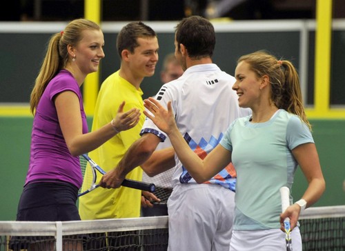  Kvitova and Pavlasek quần vợt exhibition