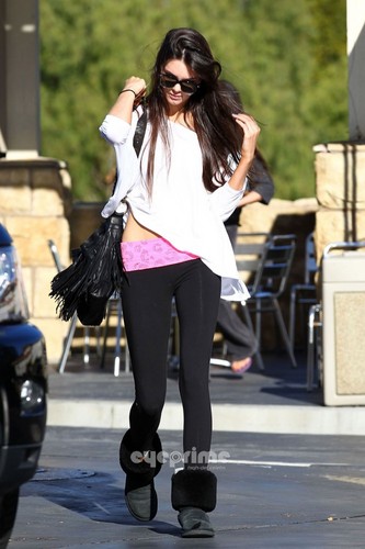  Kendall and Kylie Jenner seen out shopping in Calabasas, December 23