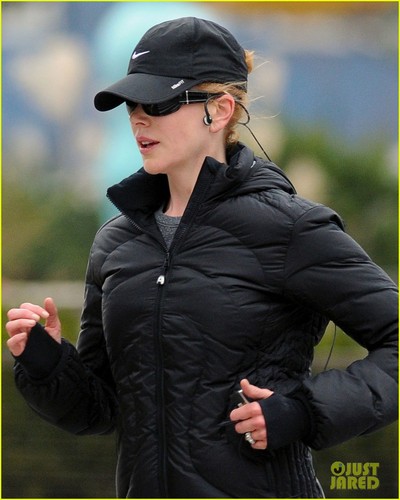 Nicole Kidman: Early Morning Jog!