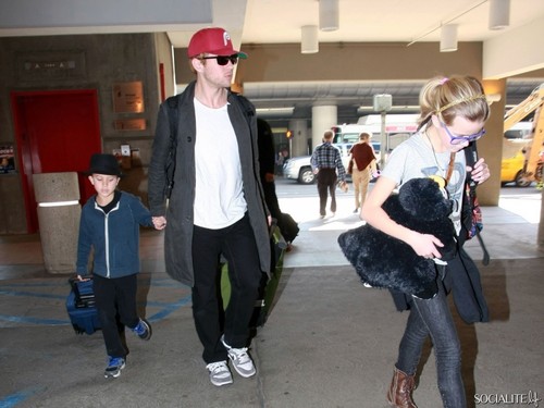 Ryan Phillippe And His Kids Land At LAX