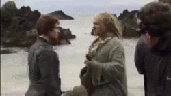 Theon being greeted kwa the Drowned Priest-who-is-not-Aeron