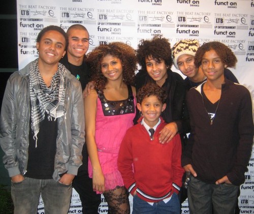  jaafar with his sister and brothers at the awards