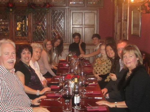  louis with his family and eleanor at navidad :)